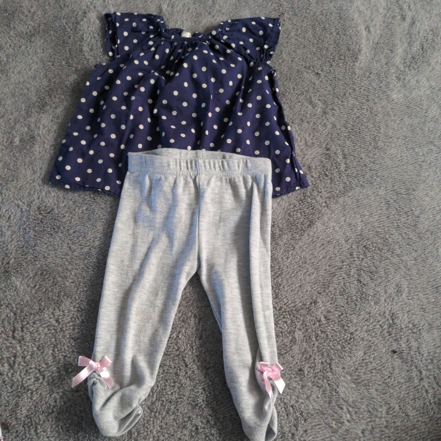 Navy/ grey outfit size 6-9 mo
