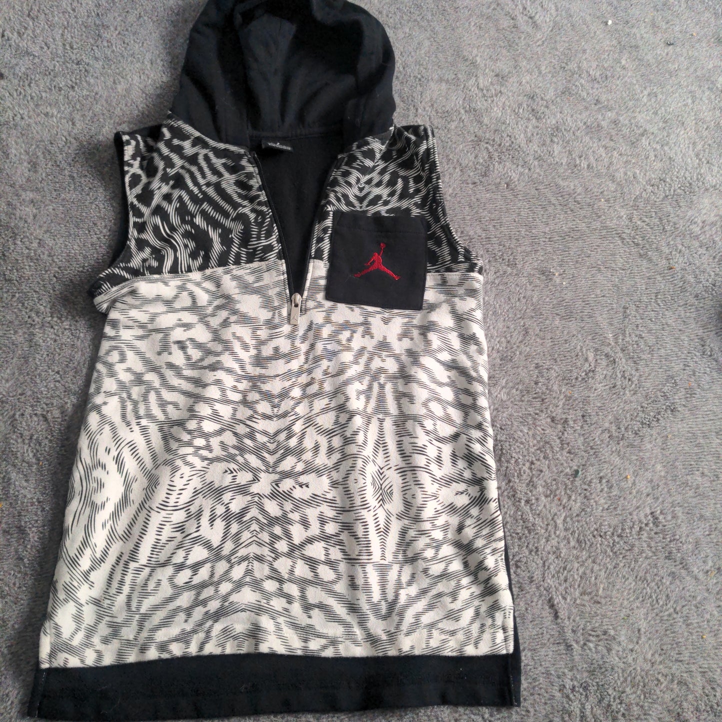 Jordan sleeveless hoodie size 10/12