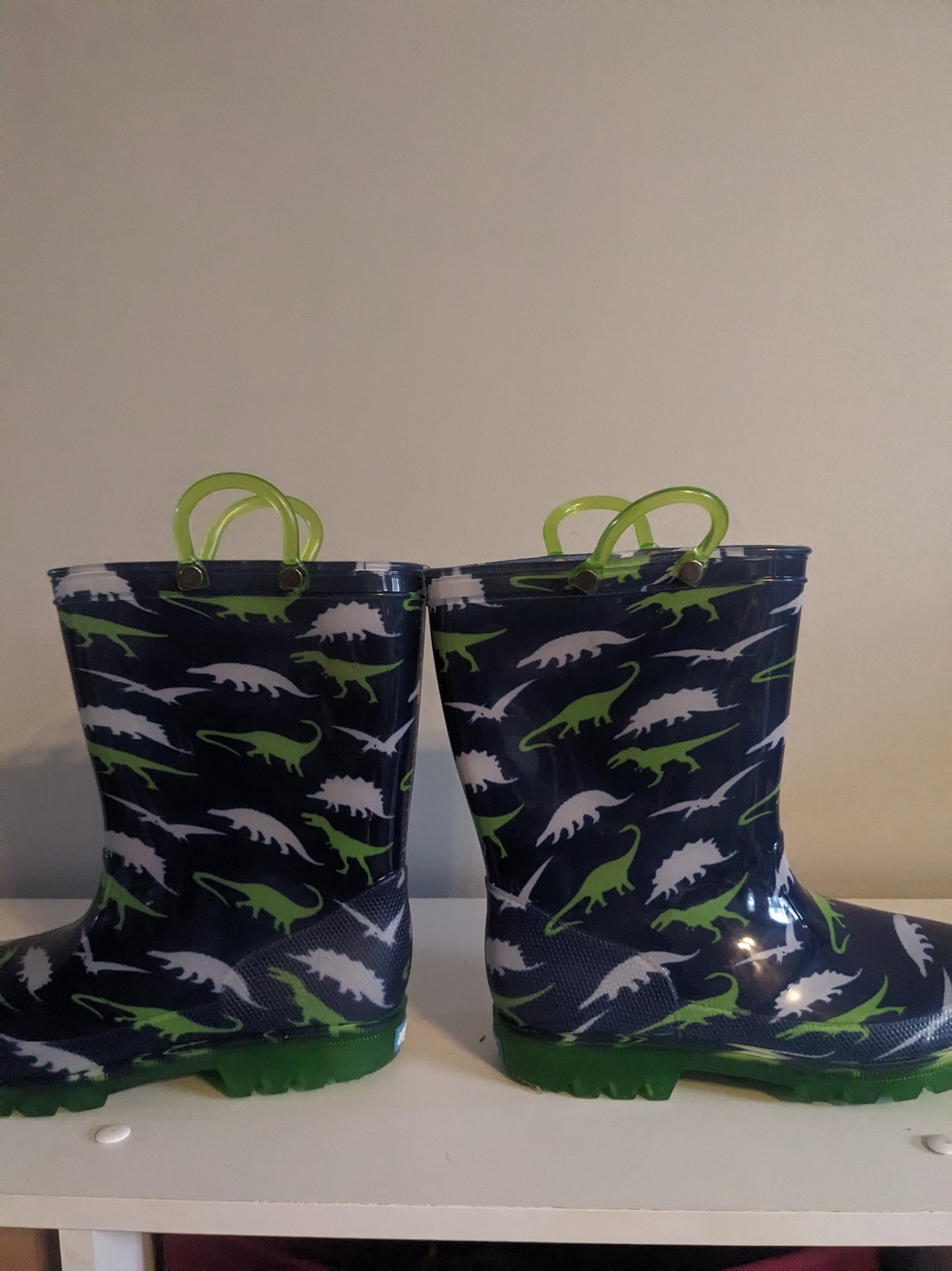 Light up Dinosaur rain boots size 1c